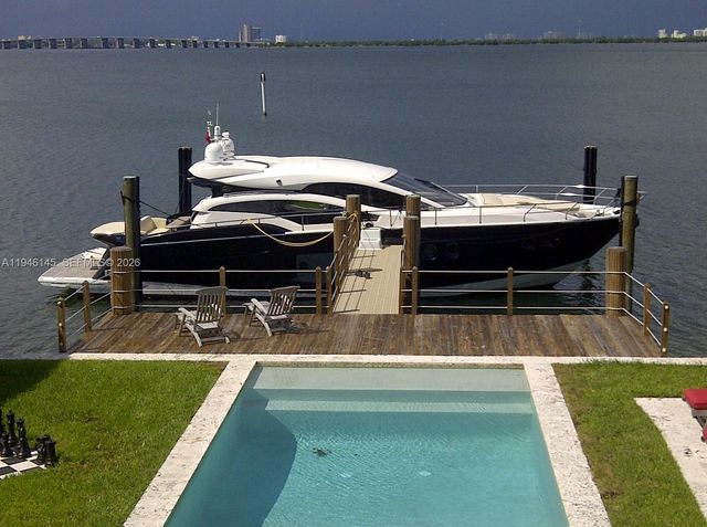 1277 N Venetian Way, Miami, FL 33139