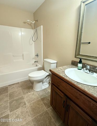 1814 Buena Vista Avenue, Carthage, MO 64836