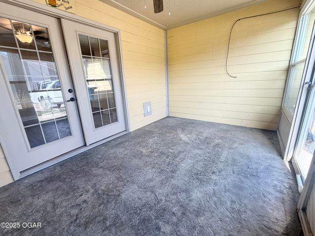 1814 Buena Vista Avenue, Carthage, MO 64836