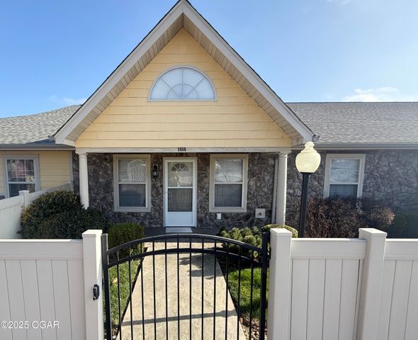 1814 Buena Vista Avenue, Carthage, MO 64836