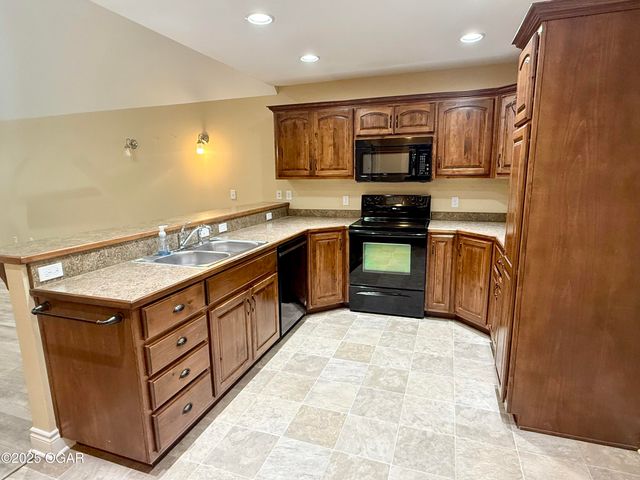 1814 Buena Vista Avenue, Carthage, MO 64836