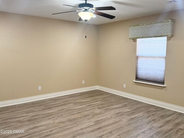 1814 Buena Vista Avenue, Carthage, MO 64836