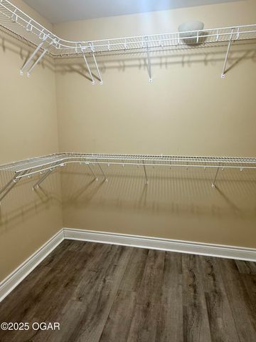 1814 Buena Vista Avenue, Carthage, MO 64836