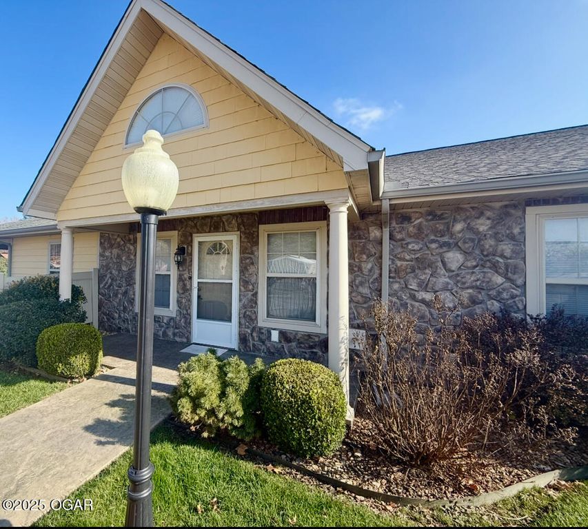 1814 Buena Vista Avenue, Carthage, MO 64836