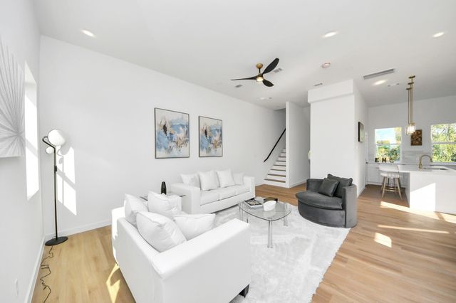 1216 E 34th Street A, Houston, TX 77022