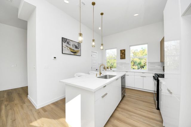 1216 E 34th Street A, Houston, TX 77022