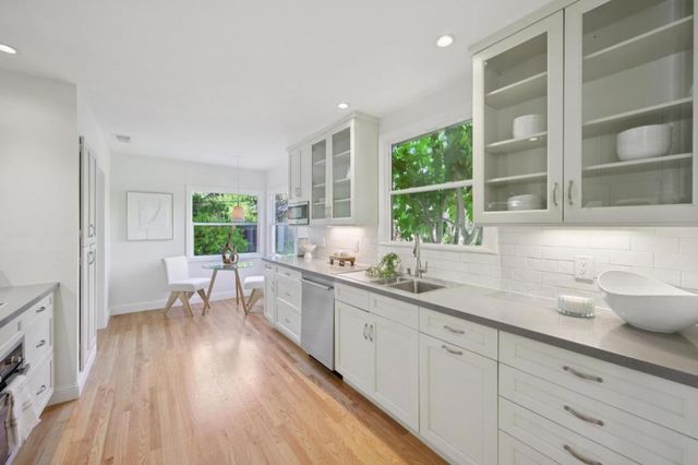 1004 Del Norte Avenue, Menlo Park, CA 94025
