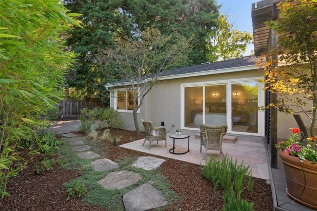 1004 Del Norte Avenue, Menlo Park, CA 94025