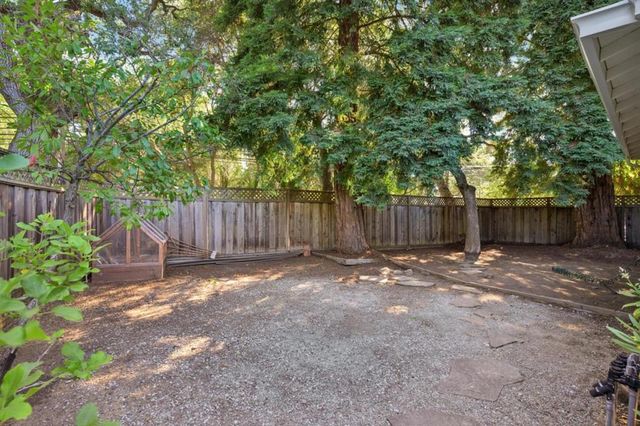 1004 Del Norte Avenue, Menlo Park, CA 94025