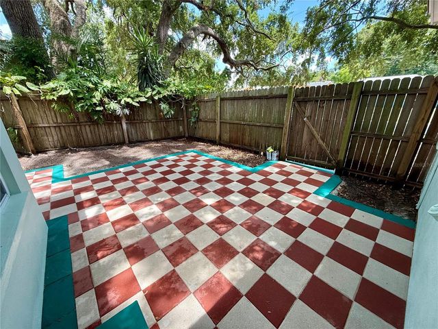 677 OAKWOOD DRIVE, Dunedin, FL 34698
