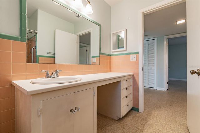 677 OAKWOOD DRIVE, Dunedin, FL 34698