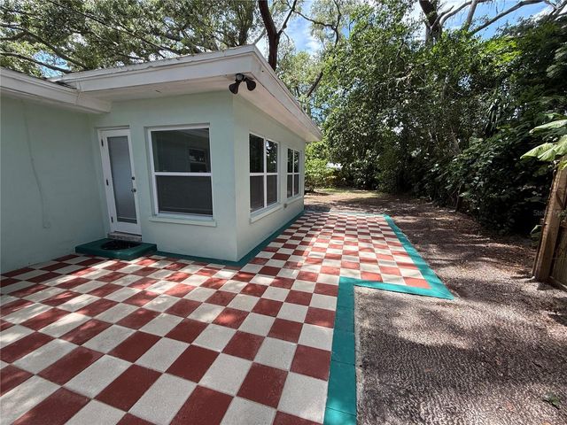 677 OAKWOOD DRIVE, Dunedin, FL 34698