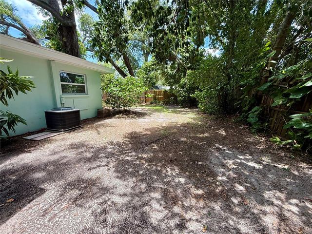 677 OAKWOOD DRIVE, Dunedin, FL 34698