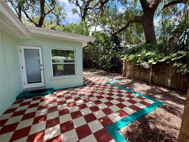 677 OAKWOOD DRIVE, Dunedin, FL 34698