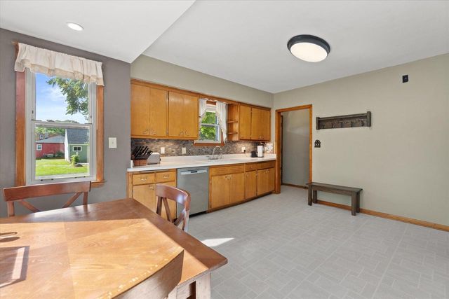 3381 E Ryan ROAD, Oak Creek, WI 53154