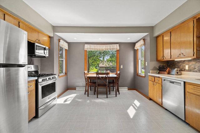 3381 E Ryan ROAD, Oak Creek, WI 53154