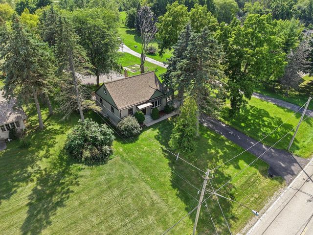 3381 E Ryan ROAD, Oak Creek, WI 53154