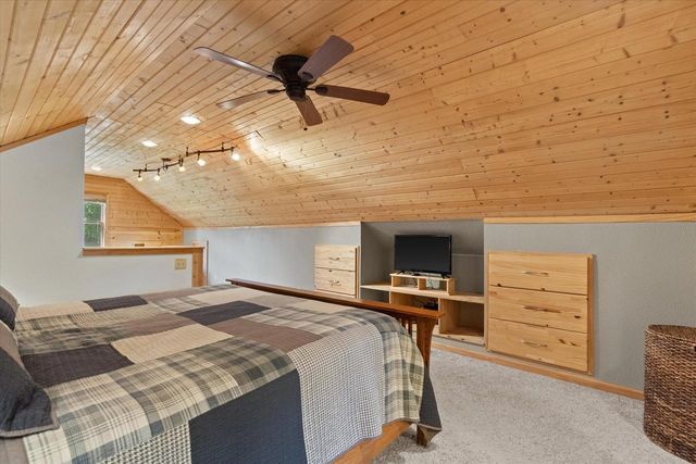 3381 E Ryan ROAD, Oak Creek, WI 53154