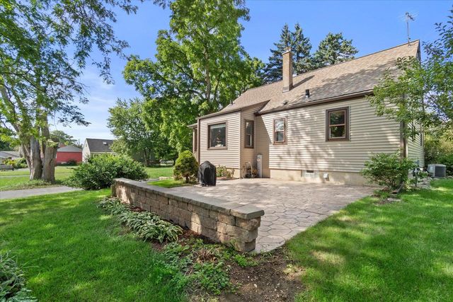 3381 E Ryan ROAD, Oak Creek, WI 53154