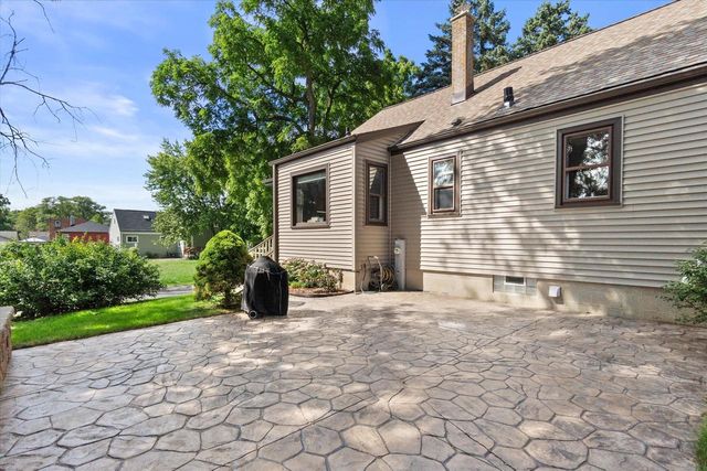 3381 E Ryan ROAD, Oak Creek, WI 53154