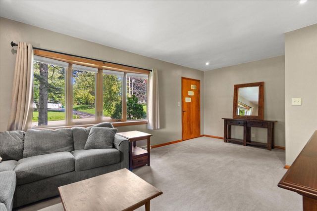 3381 E Ryan ROAD, Oak Creek, WI 53154