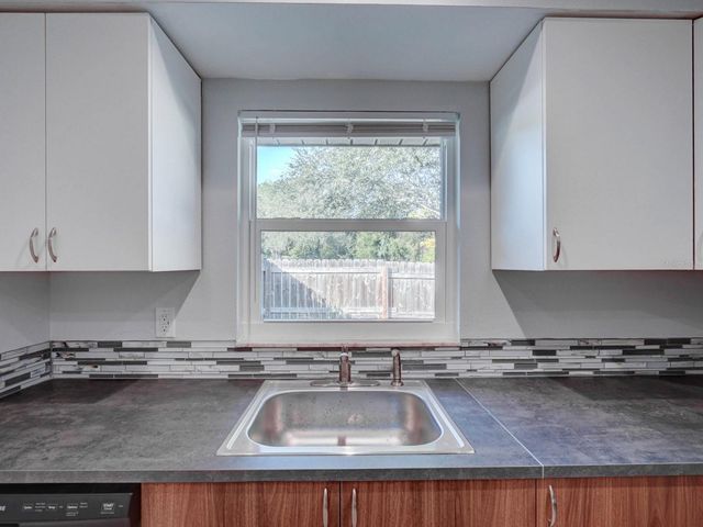 1007 SUMNER BOULEVARD B, Safety Harbor, FL 34695