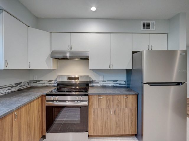 1007 SUMNER BOULEVARD B, Safety Harbor, FL 34695