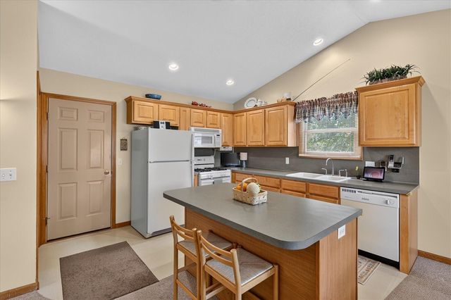 3522 Breezewood Drive, Kentwood, MI 49512