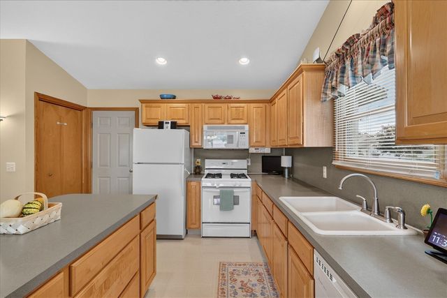 3522 Breezewood Drive, Kentwood, MI 49512