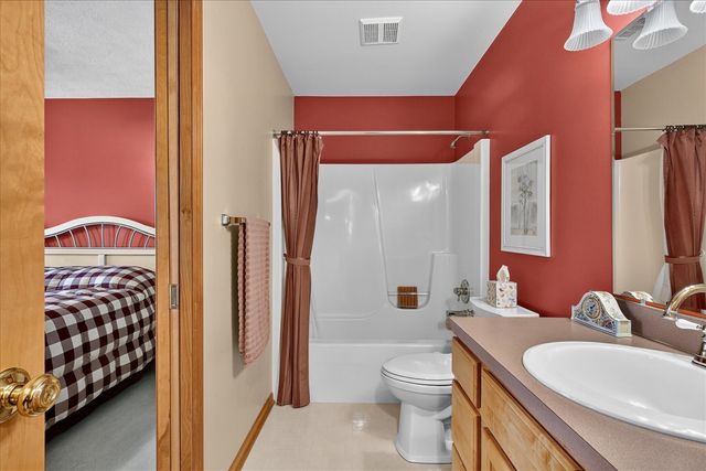 3522 Breezewood Drive, Kentwood, MI 49512