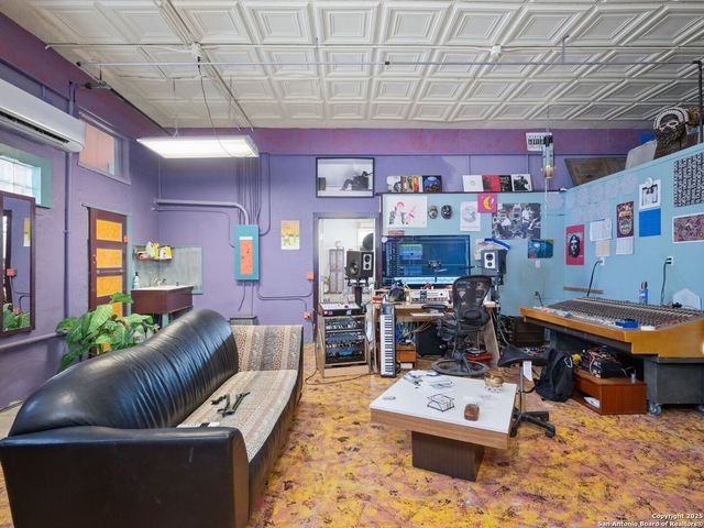 1651 W woodlawn, San Antonio, TX 78201