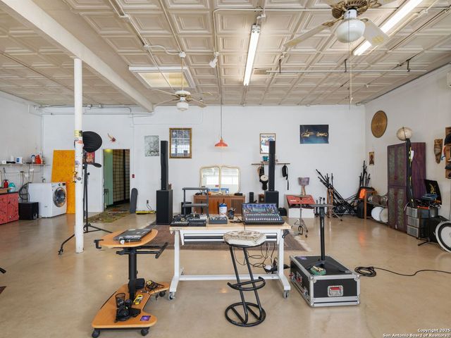 1651 W woodlawn, San Antonio, TX 78201