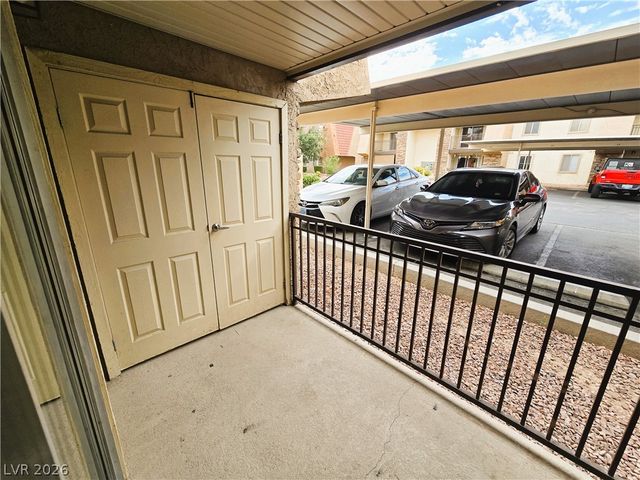 5471 Indian River Drive 411, Las Vegas, NV 89103