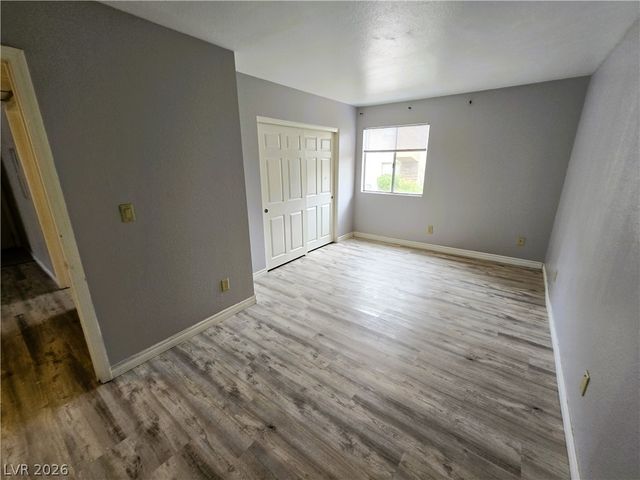 5471 Indian River Drive 411, Las Vegas, NV 89103