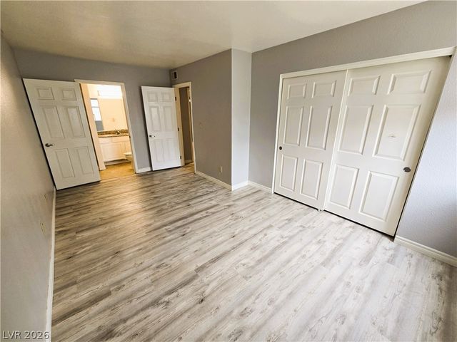 5471 Indian River Drive 411, Las Vegas, NV 89103