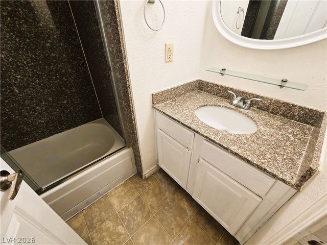 5471 Indian River Drive 411, Las Vegas, NV 89103