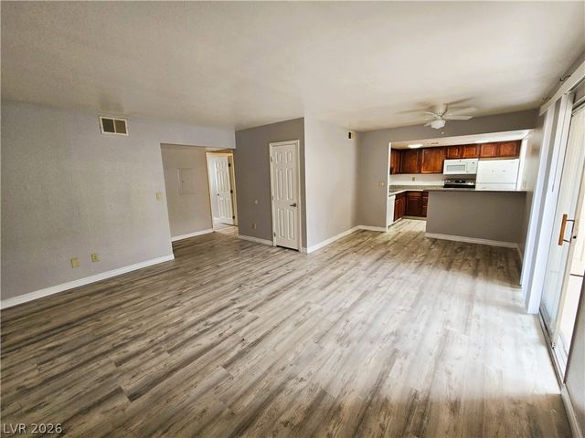 5471 Indian River Drive 411, Las Vegas, NV 89103