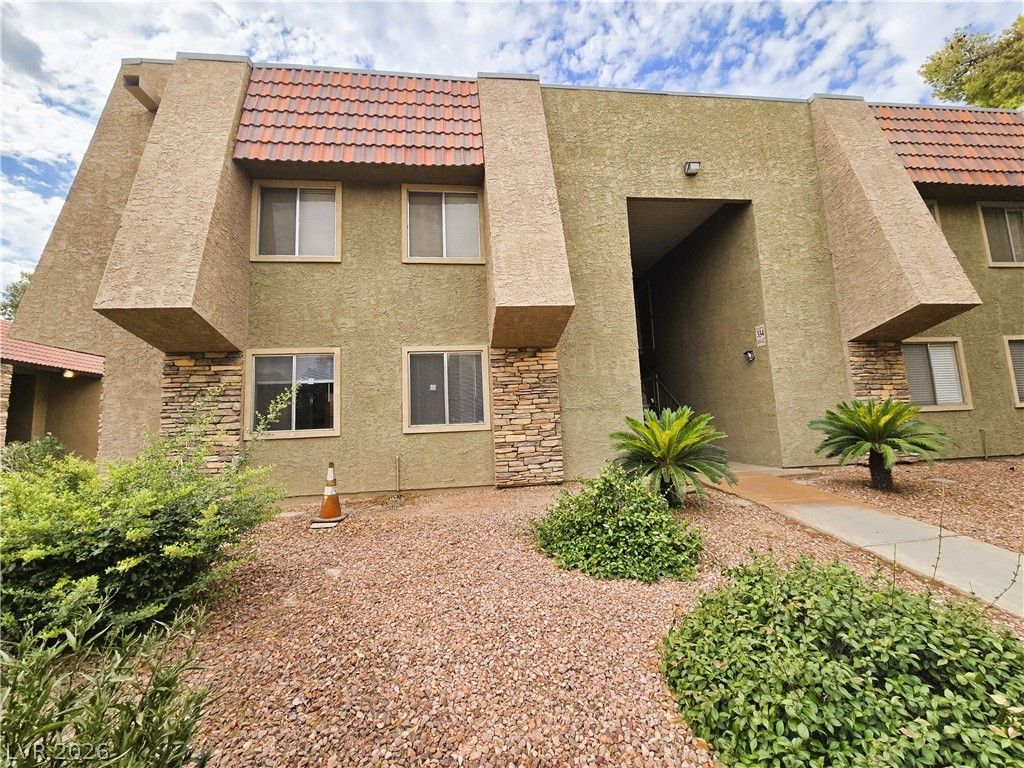 5471 Indian River Drive 411, Las Vegas, NV 89103