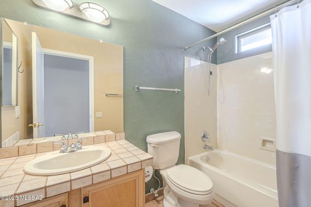 312 N Cedar Crest Drive, Green Valley, AZ 85614