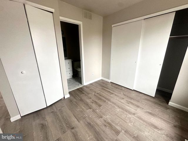 33 FRANKLIN DR, Voorhees, NJ 08043