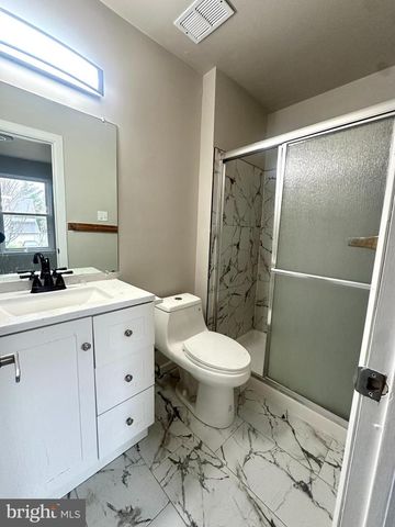 33 FRANKLIN DR, Voorhees, NJ 08043