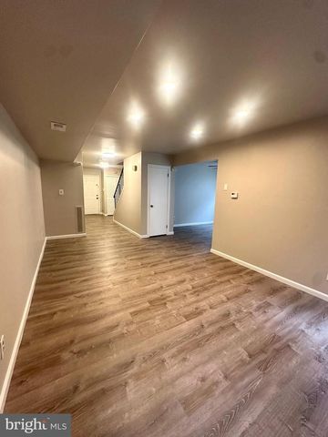 33 FRANKLIN DR, Voorhees, NJ 08043