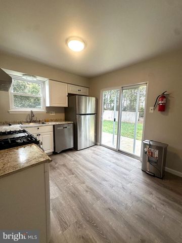 33 FRANKLIN DR, Voorhees, NJ 08043