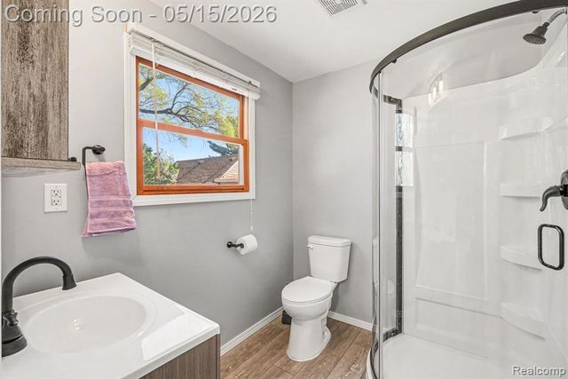 401 Lakeview Street, Holly, MI 48442