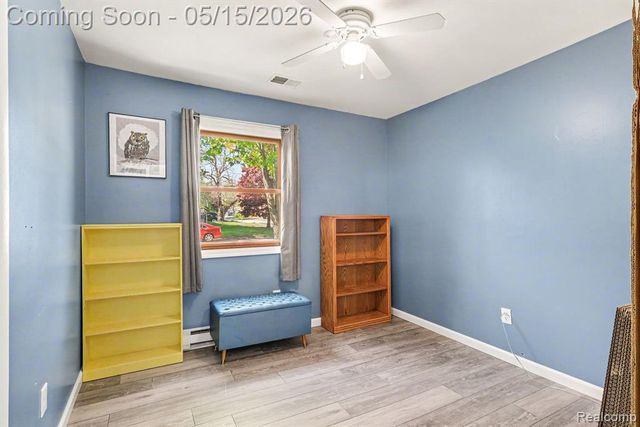 401 Lakeview Street, Holly, MI 48442