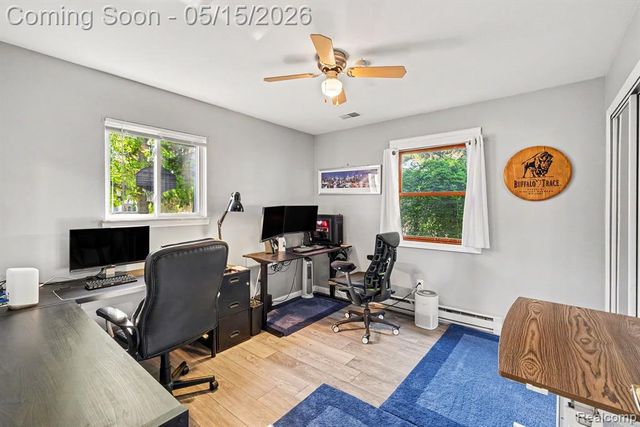 401 Lakeview Street, Holly, MI 48442