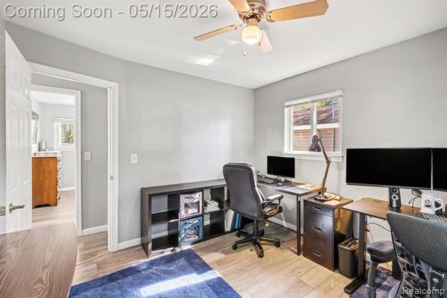 401 Lakeview Street, Holly, MI 48442