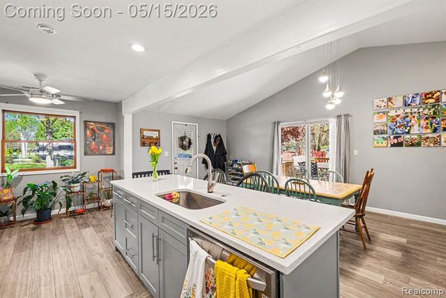 401 Lakeview Street, Holly, MI 48442