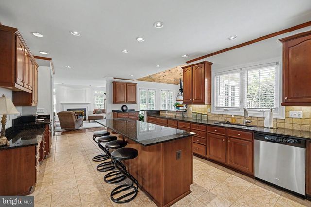 12916 HEDGETOP DR, Herndon, VA 20171