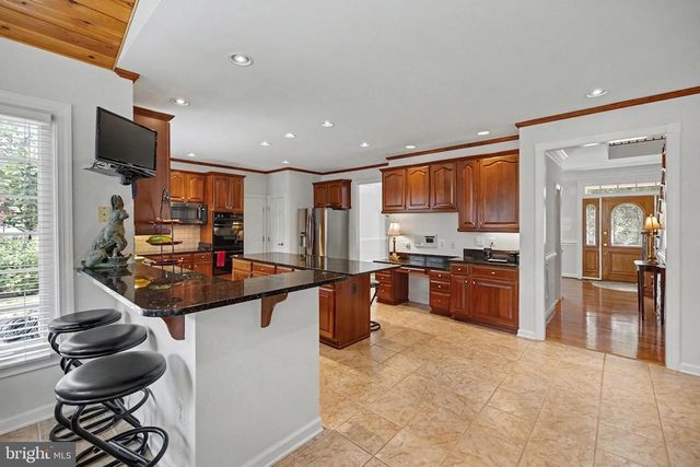12916 HEDGETOP DR, Herndon, VA 20171